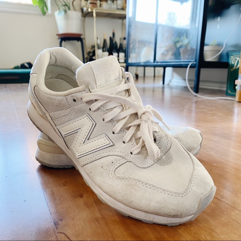 New Balance 696